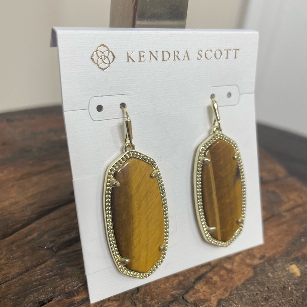 NWT Kendra Scott Gold Elle Earrings in Brown Tiger’s Eye!